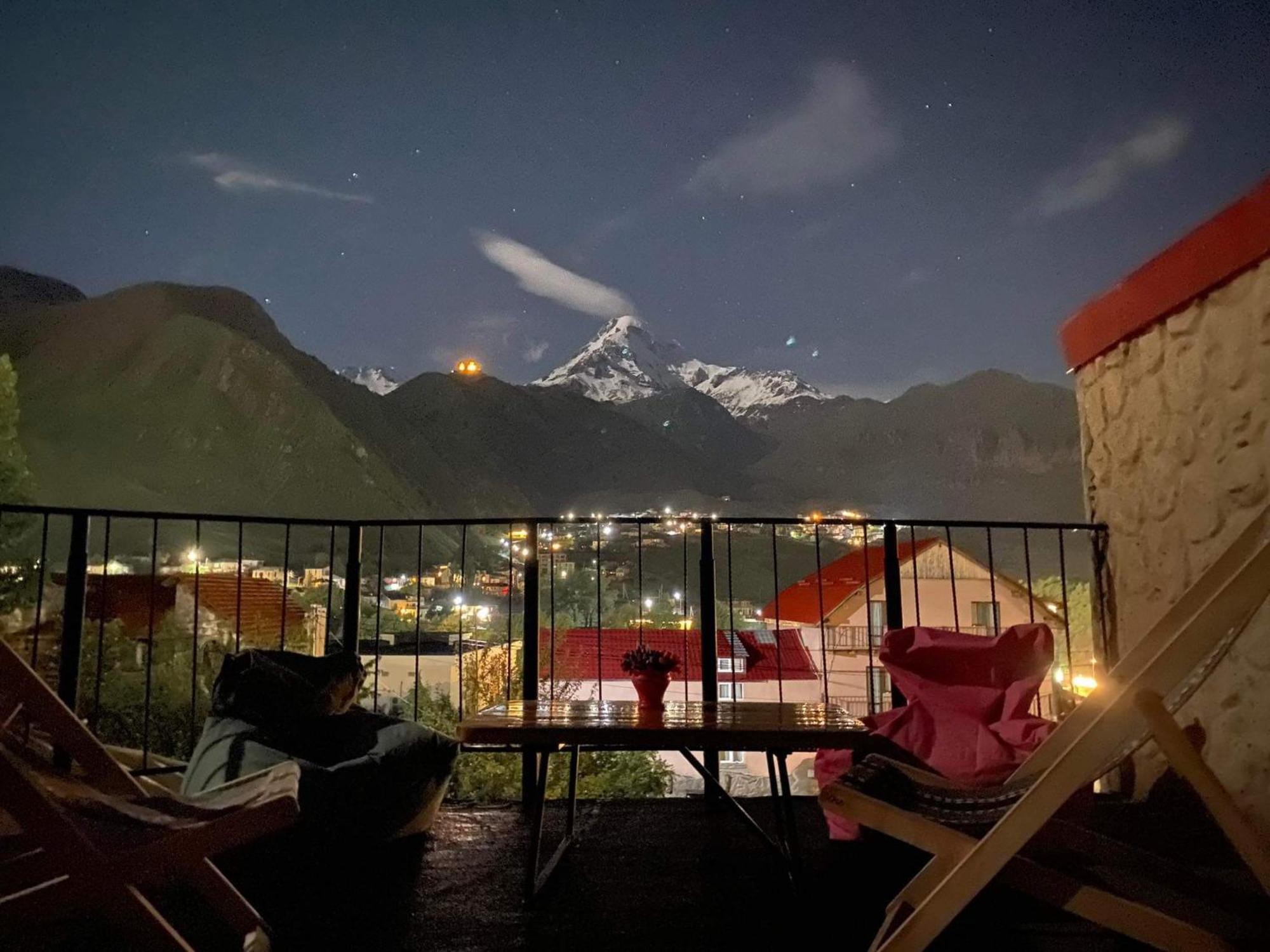 Hotel Four Season In Kazbegi Habitación foto