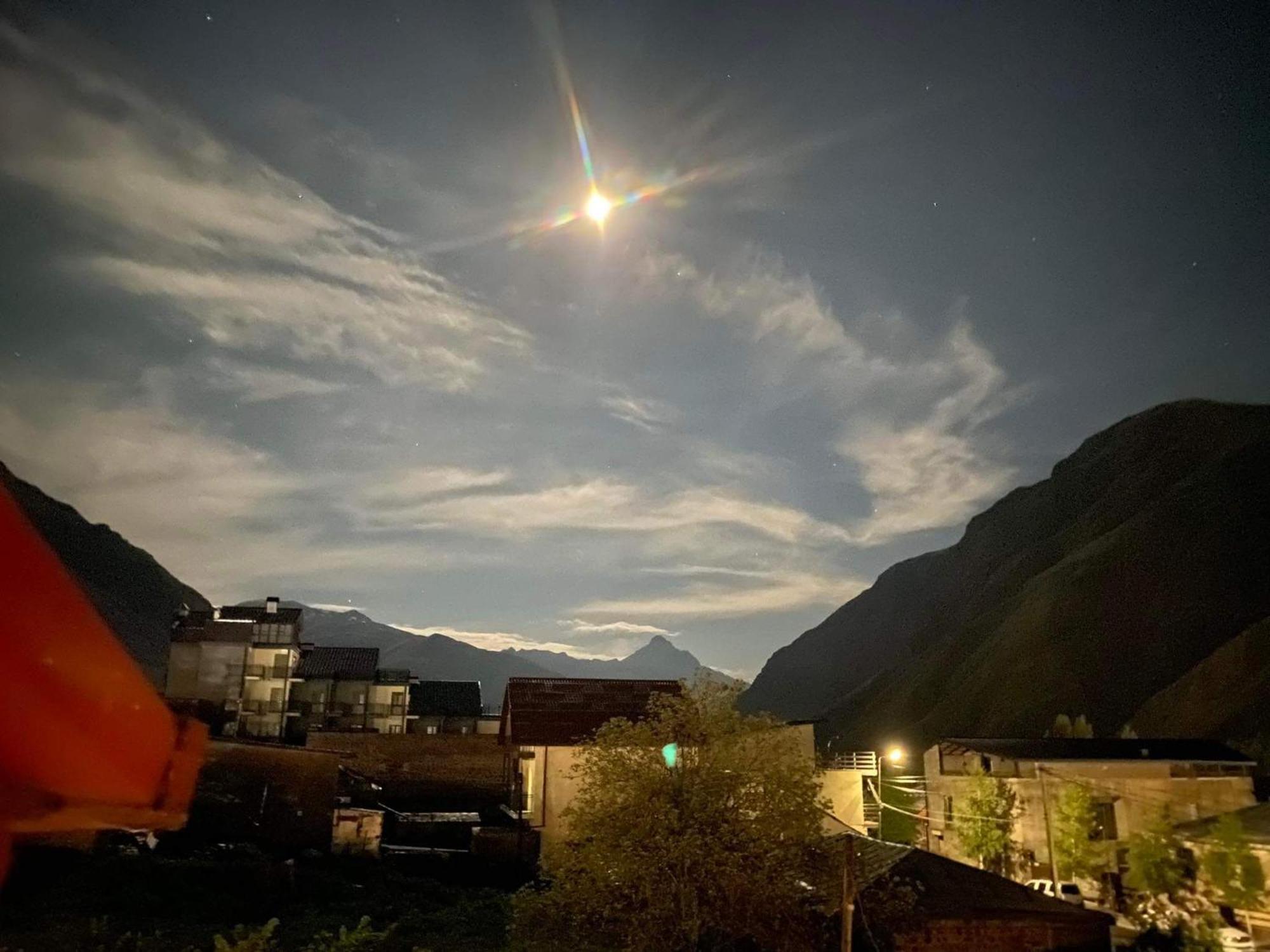 Hotel Four Season In Kazbegi Habitación foto