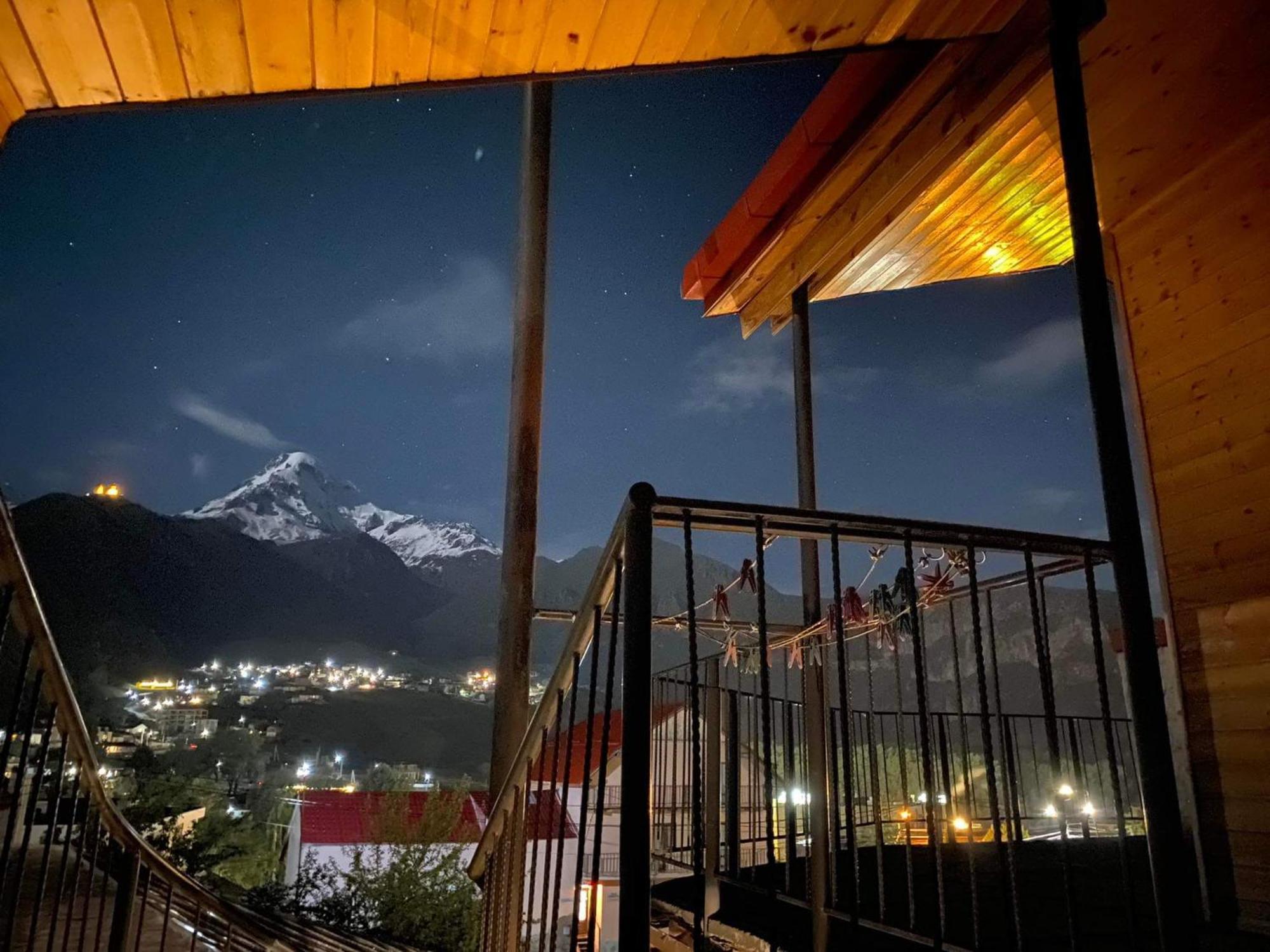 Hotel Four Season In Kazbegi Habitación foto