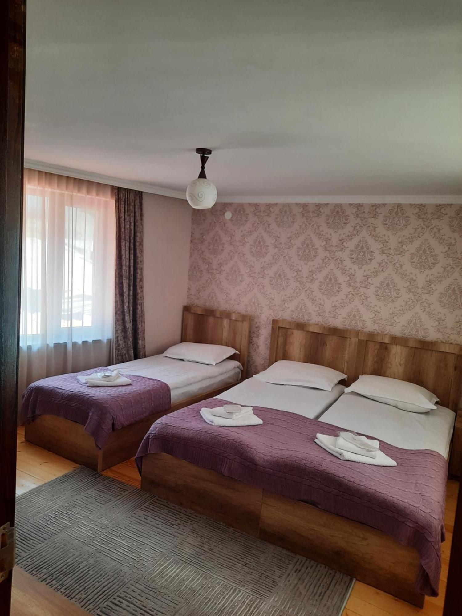 Hotel Four Season In Kazbegi Habitación foto