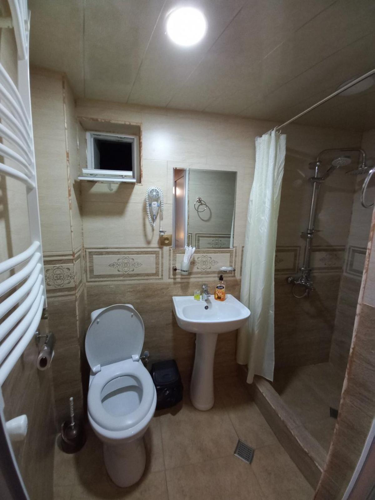 Hotel Four Season In Kazbegi Habitación foto